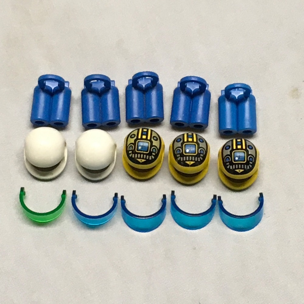 Space LEGO Unitron 5x Minifigures Various Accessories Vintage - Picture 13 of 13
